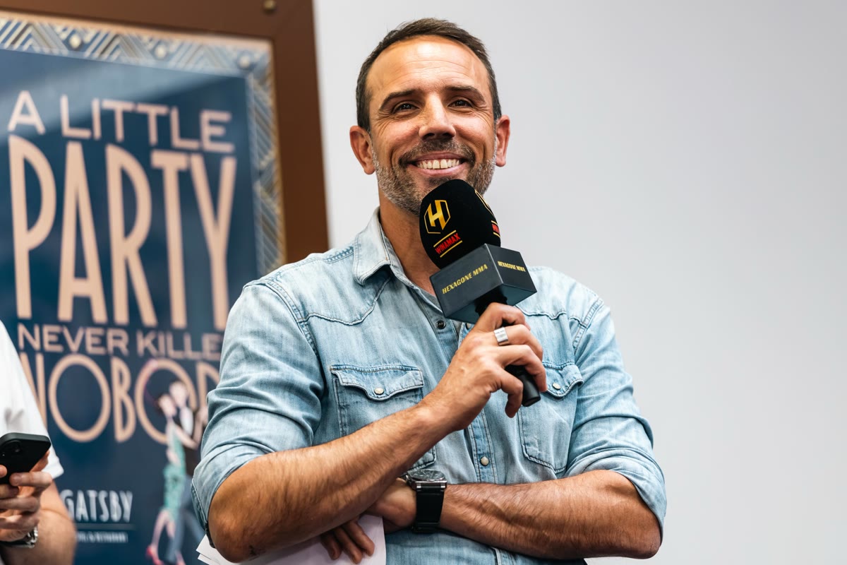 Thomas Desson, micro Hexagone MMA, en conférence de presse