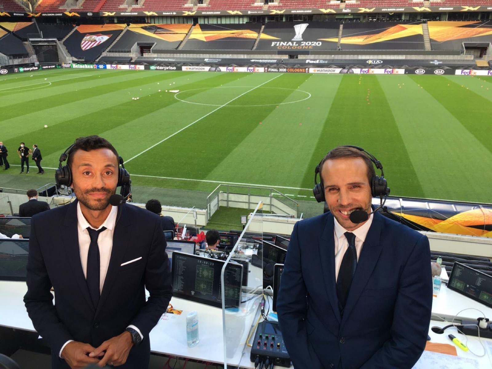 Thomas Desson au commentaire de la finale de l'Europa League 2020 à Cologne
